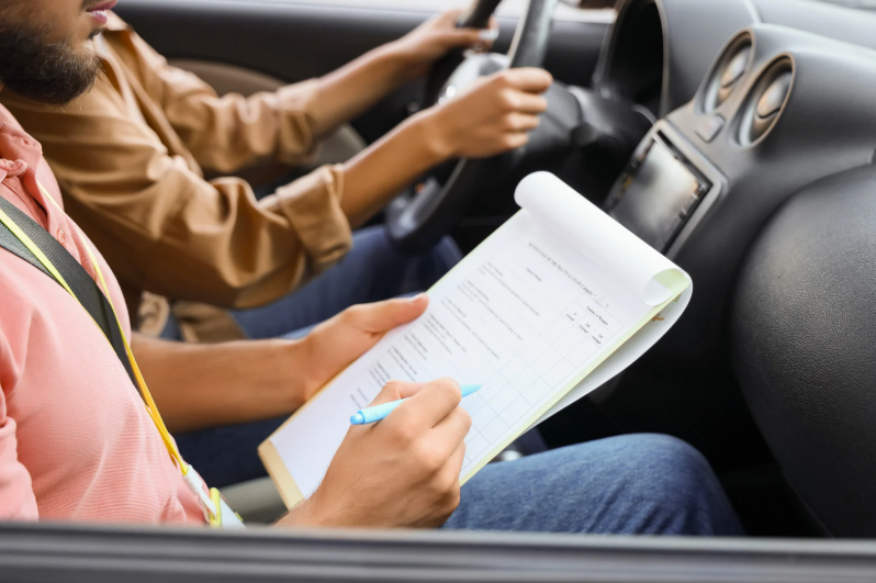 faut-il passer son permis en boite manuelle ou en boite automatique